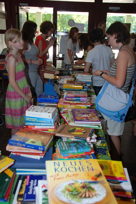 Der Bücherbasar der Klasse 8a.