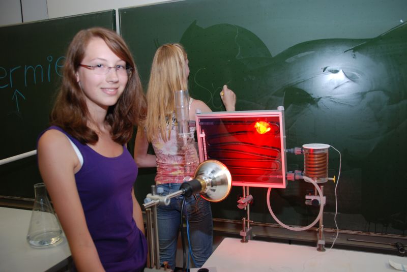 Die Junior Ingenieur Akademie präsentiert angewandte Wissenschaft.