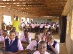 Holy Family Secondary School. Man beachte die KLassenräume!