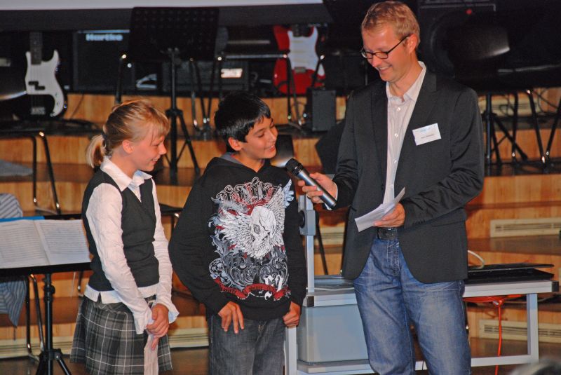Die beiden sind bereits routinierte Festredner. (Vgl. Abitur 2010)