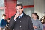 Bürgermeister Pipke singt nicht; er spricht als oberster Bauherr.
