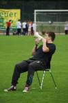 Man übt sich als Sportlehrer.