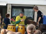 Fachgespräche zwischen zwei Drummern.
