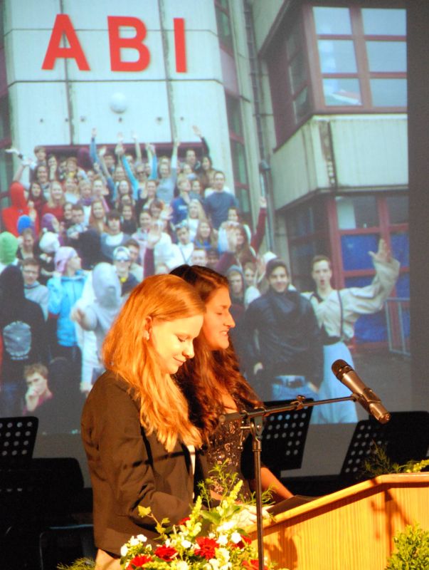 Vanessa und Nanda dagegen gewährten Einblicke in geheime Akten, die die Unterwanderung des SGH bewiesen.