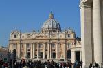 Hier predigt der Papst.