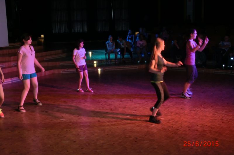 Video-Clip Dancing