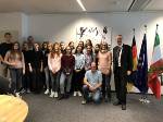 Französisch-LK, exEGS-Schüler der EF und Lehrer mit Herrn Voss