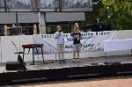 Nico und Ylvi verabschieden ihre allerältesten Mitschüler:innen.